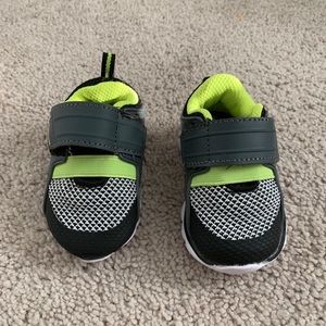 Toddler/baby shoes